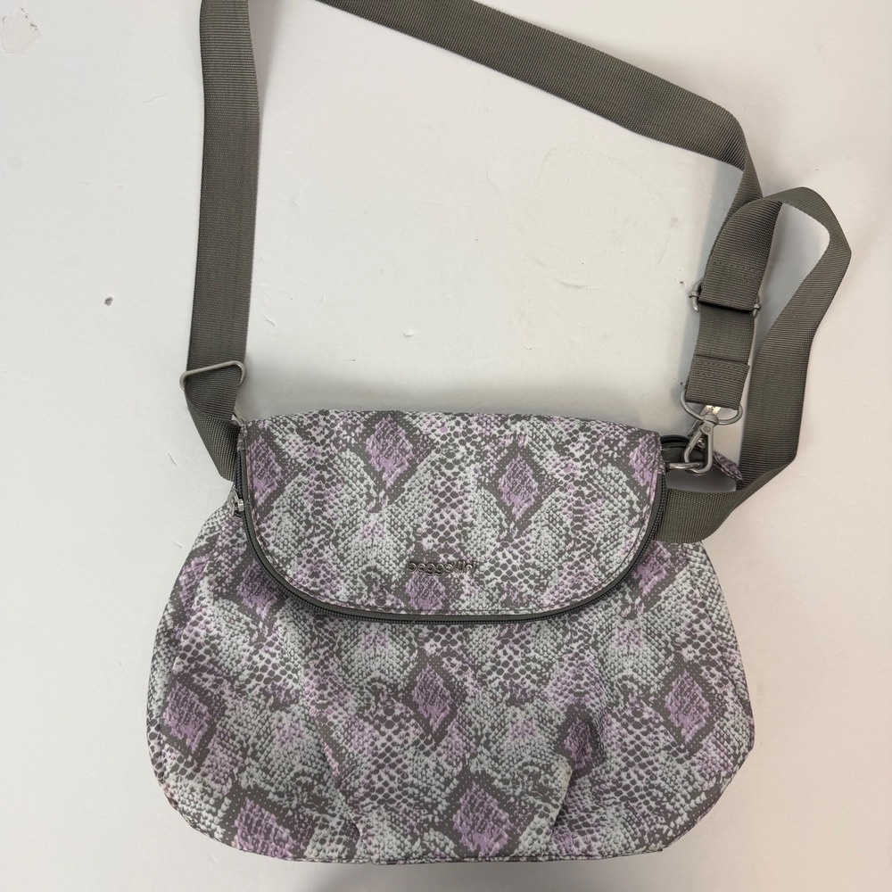 Baggallini Amanda Washable Bag Purple Grey Snakeskin Print RFID Blocking Purse
